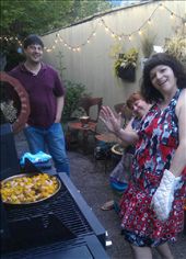 Teaching my friend Kerstin how to cook a paella: by thejourneyitself, Views[319]