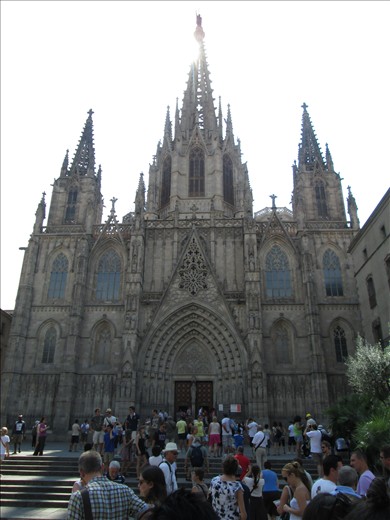 Iglesia during walking tour in barcelona