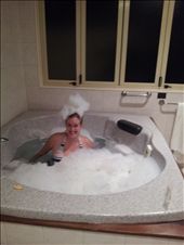 Hot tub fun: by thekiwireporter, Views[161]