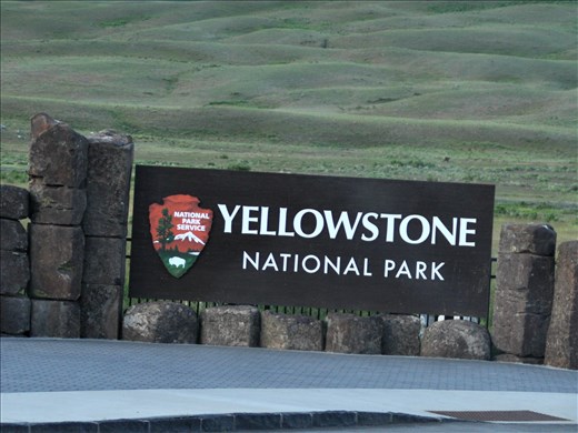 The entrance sign to Yellowstone