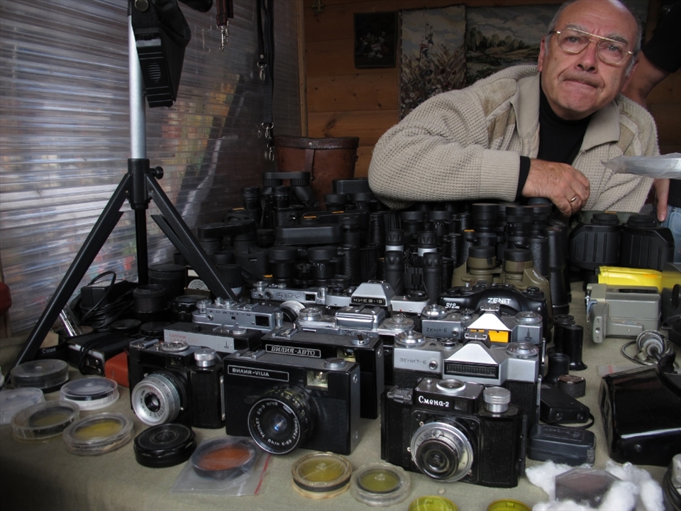 The old man was selling out the USSR’s old cameras at Izmaylovskaya Traditional Market in Moscow. (USSR stands for Union of Soviet Socialist Republics)