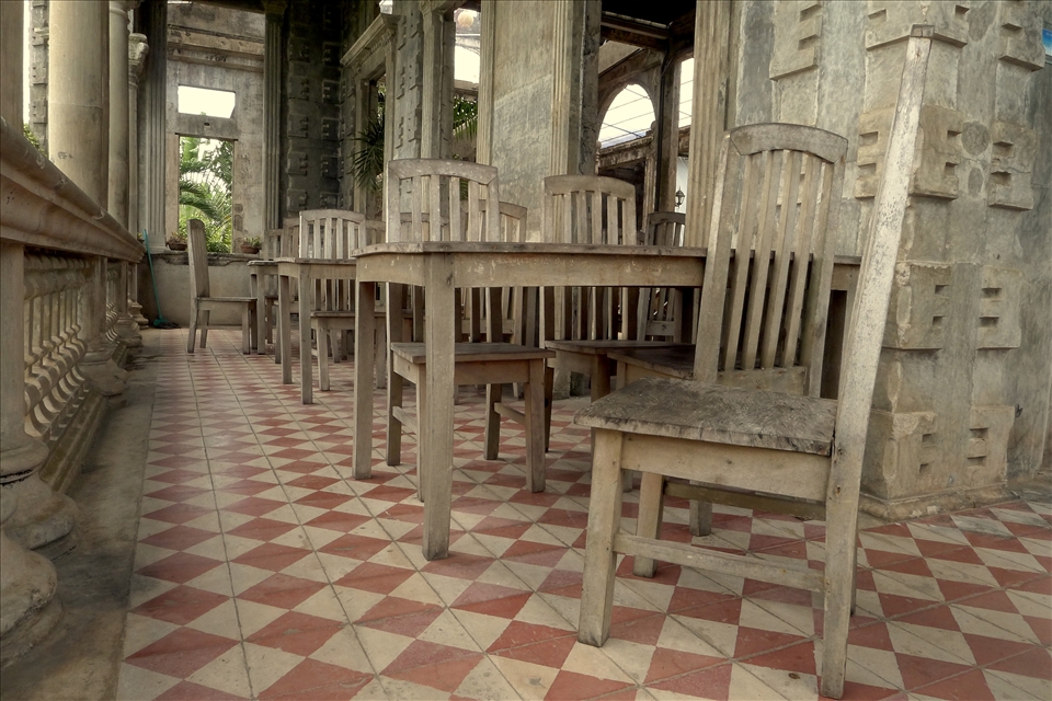 Just like Filipinos leaving the country, which has been a trend over the years, to help improve the lives of families left in the Philippines, there's certain kind of emptiness that each and everyone feels being far away from their loved ones.