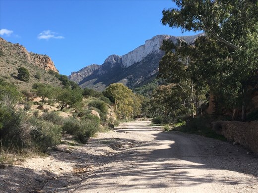 Walk along valley with Pinas Blancas cliffs