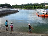 Girls cooling off during a sweltering, hot summer day in Sasaebo, Nagasaki.: by thewayfarer, Views[923]