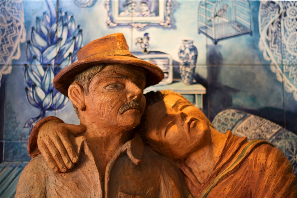 Ribeirão da Ilha is a lovely coastal neighbourhood in Florianópolis, Brazil. It was the first european community there, established in the beginning of the XIX century by the Azoreans. Their heritage is kept alive nowadays through architecture, art and culinary traditions.