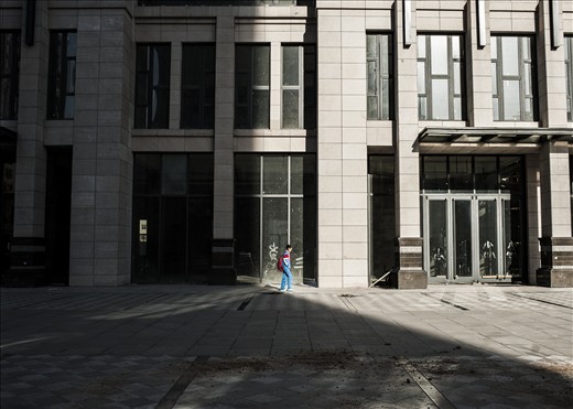 Dongsheng, Inner Mongolia.
A student comes back from school.
