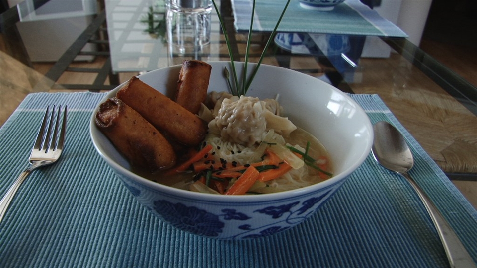 Indo Rice Noodle with Shrimp Egg Roll