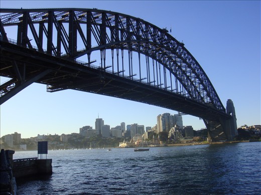 Harbour Bridge: huge motherfucker