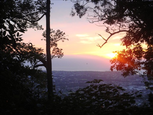 Climbing Mt Keira @ Wollongong. Sunrise