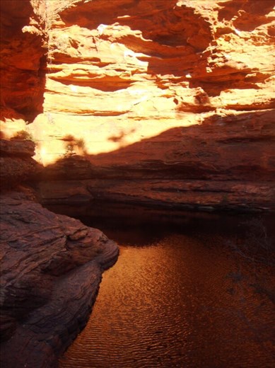 Sacred pool, Kings Canyon, NT