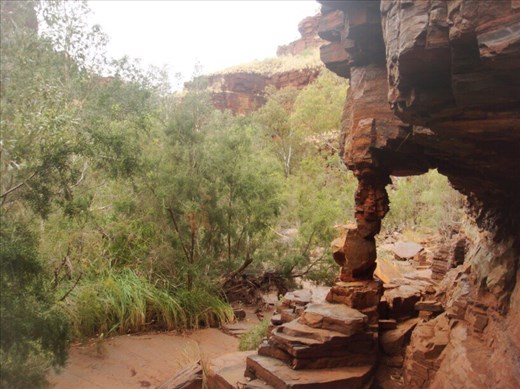 Pillar under stress, Dales Gorge, Karijini NP, WA