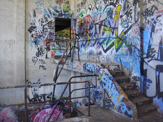 Broken handrail, Oldower station, Fremantle