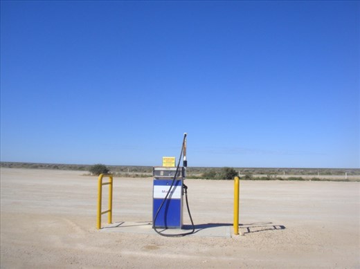 Fuel pump, Eyre Hwy, SA