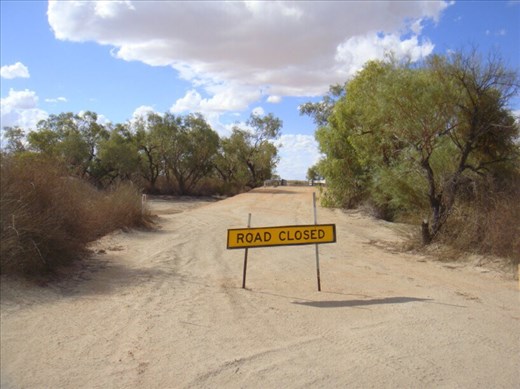 Road closure @ Walkers Crossing, SA