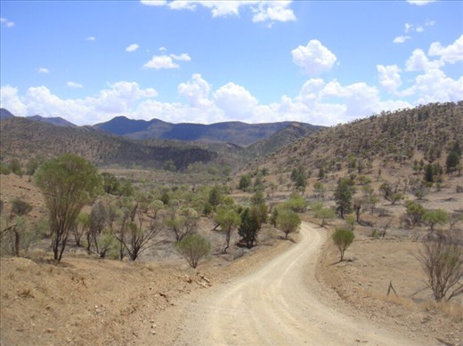 Dirt road, somewhere in Flinders Ranges NP, SA