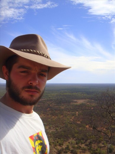 Hasta la victoria siempre!, he died for the cause and all he got was a lousy T-shirt, Mount Oxley, Bourke, NSW.