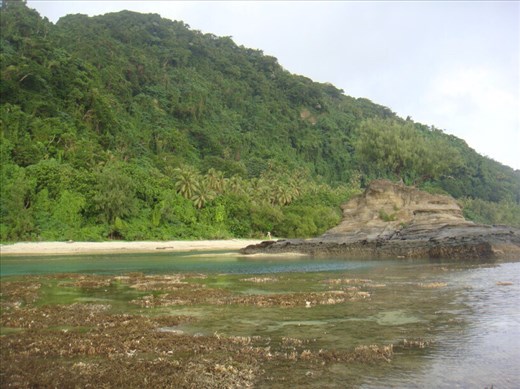 Deserted beach, between Limbinwen and White Sand, Malekula.