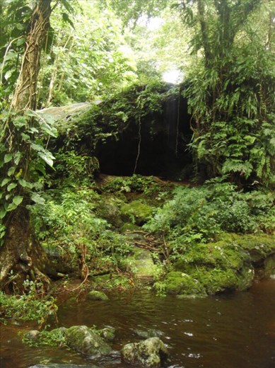 Little grotto, Lombaha, Ambae.