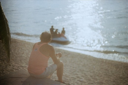 My journey begins in Pattaya. It looks like paradise before it turns into Sodom in the evening. I start my escape.