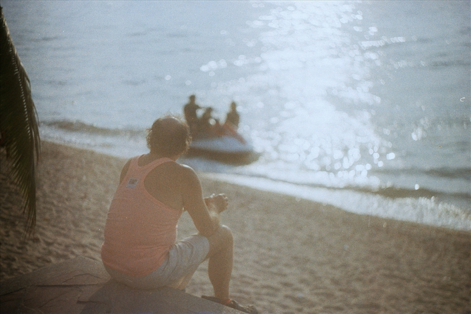 My journey begins in Pattaya. It looks like paradise before it turns into Sodom in the evening. I start my escape.