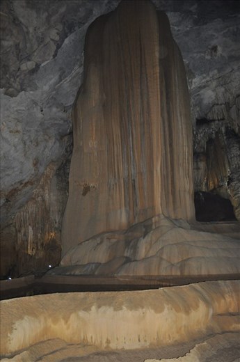 Inside the Thien Duong Cave, Vietnam