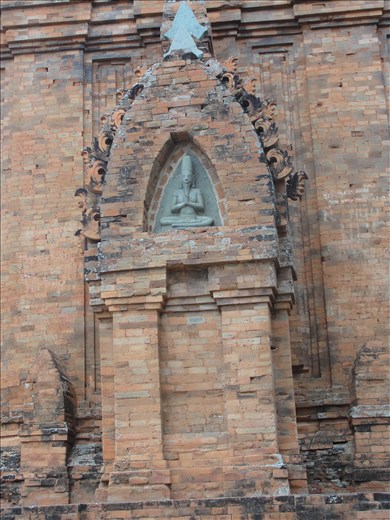 Mysterious tower Poklongarai