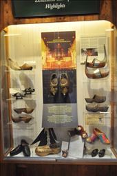 Traditional Dutch wooden clogs: by thuynguyen, Views[200]