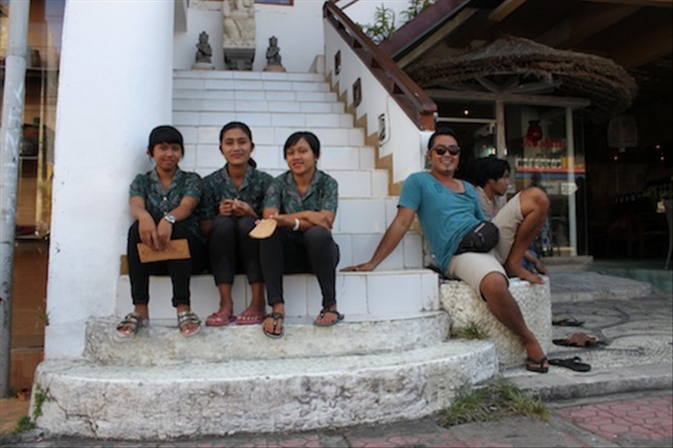 With a little bit of haggling, your every whim can be catered to for an absurdly reasonable price in Bali. Even as I walked the streets of the famed Ubud, the 'cultural hub' of Bali, I was never more than a few meters away from resort-style accommodation, shopping extravaganzas and celebrity worthy pampering of all sorts. Holy temples and souvenir shops stood side-by-side. The sidewalks were lined with friendly locals wearing mundane uniforms and making half-hearted sales pitches for hair baths and body massages. Fancy restaurants boasted 'authentic western cuisine'. The ancient Monkey Rainforest was littered with trash and mischievous monkeys baring their teeth and pick-pocketting. I couldn't help but feel that I had been gypped, as if the widely advertised 'cultural experience' was hidden by a parade of cheap bells and whistles.