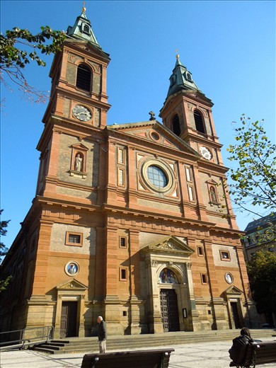 This church reminds me of the one in Mary Poppins...
