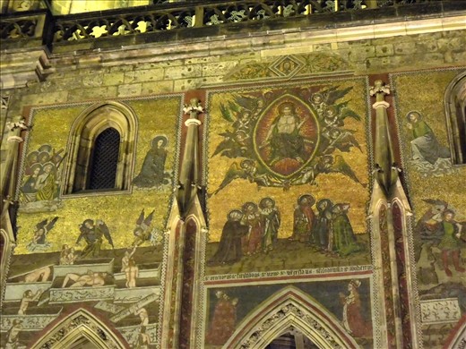 Golden glass shards used for this mosaic...incredible.