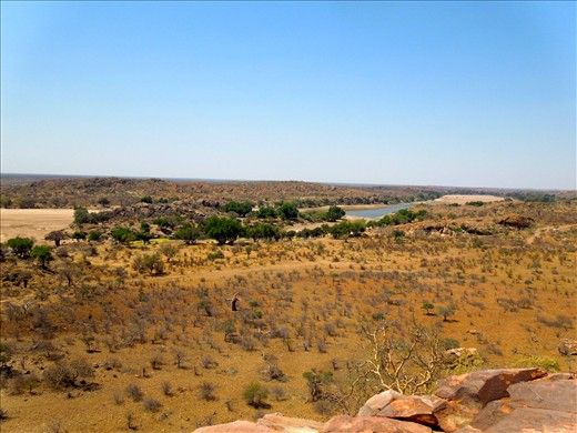 Northern tip of SA~Botswania and Zimbabwe across the river.