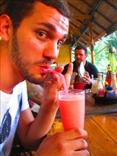 Mr. Bless, pink drinks and pinky finger!: by tiinakokki, Views[507]