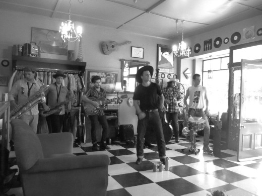 Papa Pilko and the Binrats on a gig in vintage shop -amazing!