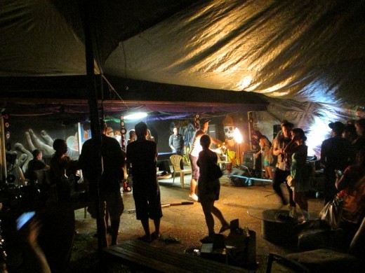 Too-drunken-fireshow in Love on Amelia parteee