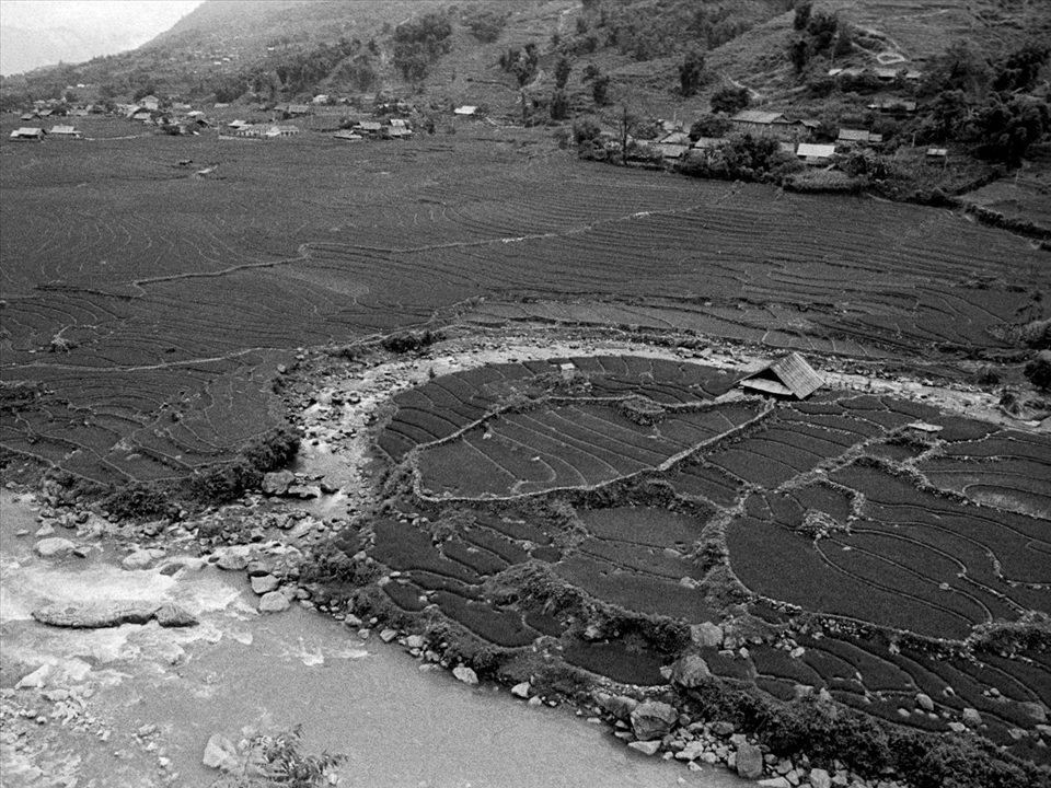 High rainfall and steep hills create large, fast flowing rivers.