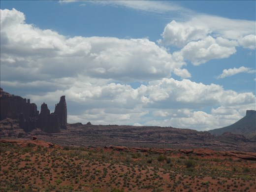Oh, the vast nothing of Southern Utah, full of somethings.
