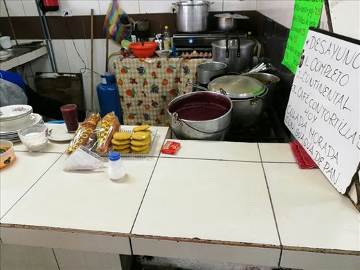 Colada morada y guagua de pan (lilla saft og brødbarn) er en ecuadoriansk tradition som hører til Dia de los Muertes den 2. november