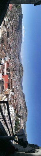 Quito har naturligvis også sin egen 'virgen', der holder øje med byen fra toppen af Panesilla