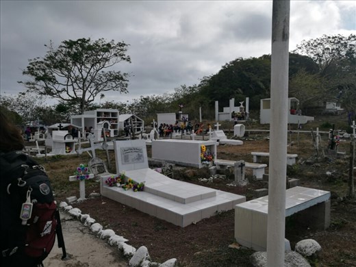 Besøgte den lokale kirkegård på dia de los muertes