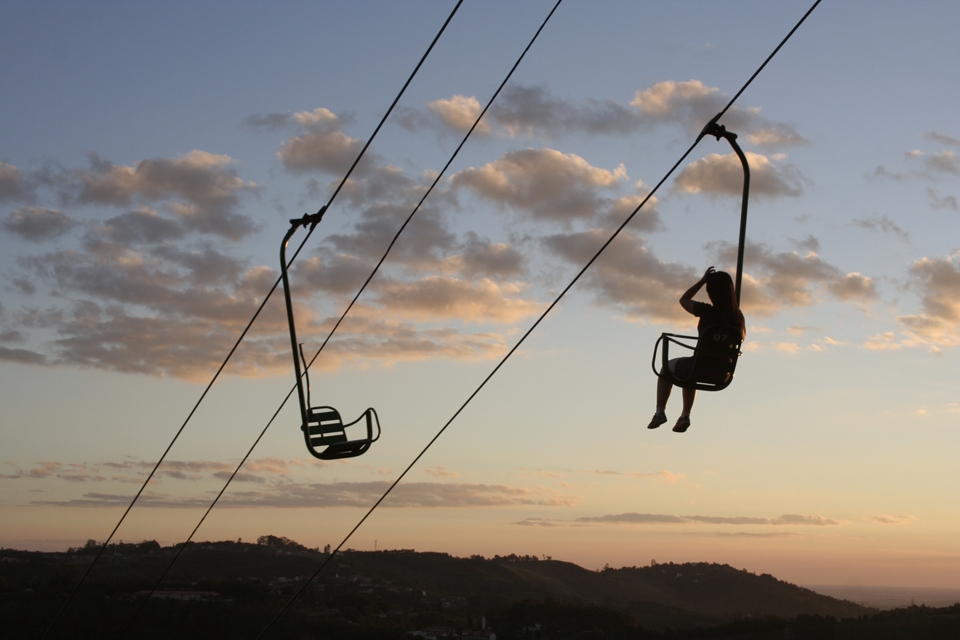 People in Serra Negra - Brazil go down to up from a dizzy height, they call to this system 