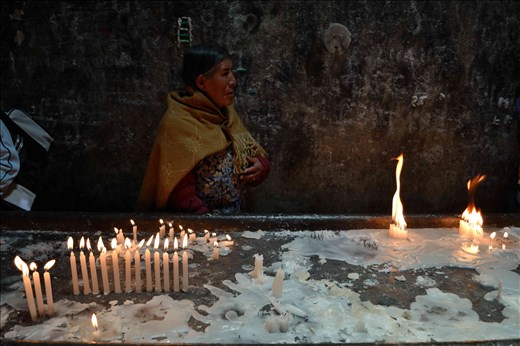 La Cripta de las Velas. Aymara ritual to ask the grace