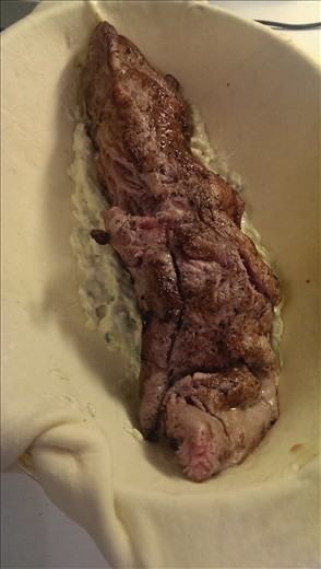 Browned meat, puff pastry and leek mixture