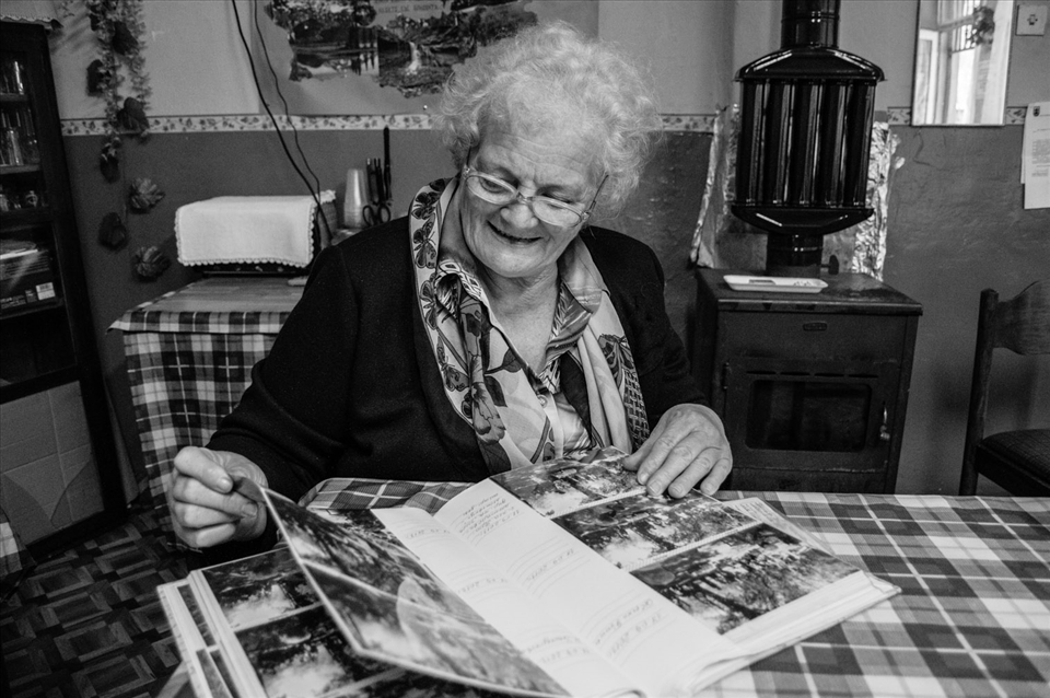 Today’s Seniors club is managed by Maria Gospodinova. Worked in her entire life as a teacher, after her retirement she dedicated to work for older people in the village. In the last 3 years she decorated the place in Bulgarian traditional style and collected photos from events in the village.