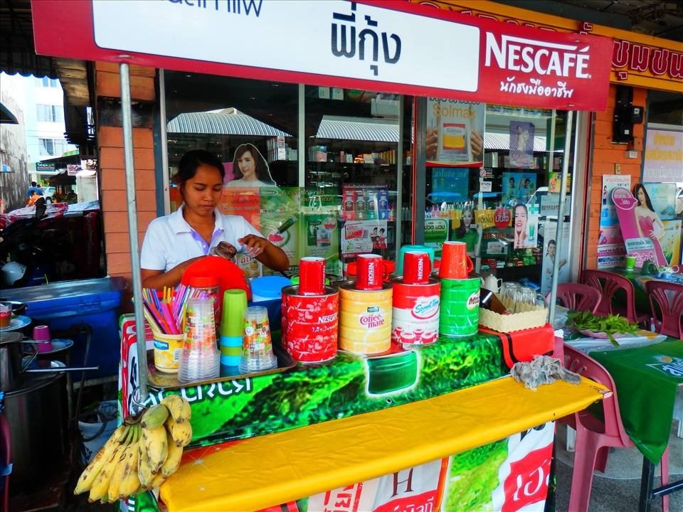 Koh Phi Phi Don, Thailand, breakfast time