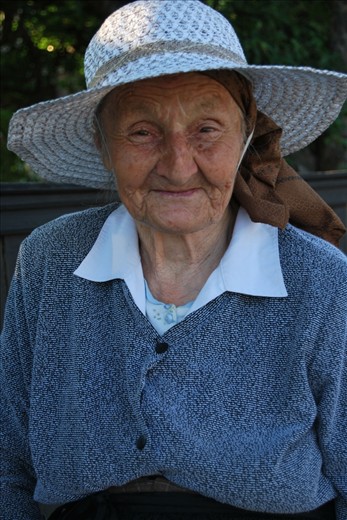 Maria is a 83 years lady, who has grown up 7 children, and who is happy to be blessed with God's everyday's gift...another day to live.