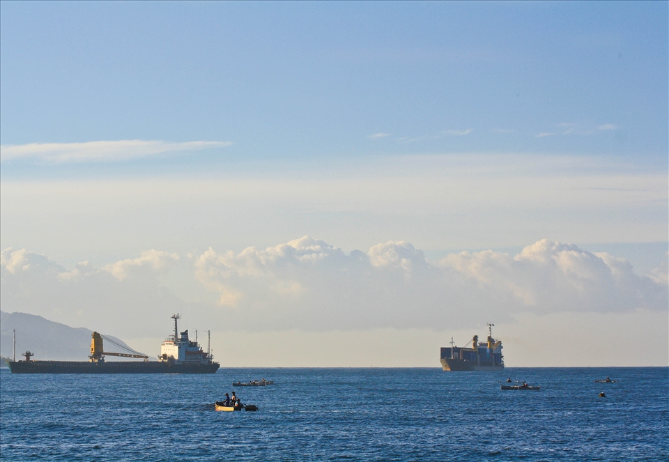 [photo : 'fishermens began to fill the beach' ] -  Took until the sun rises  to change my thinking about it. It  really beautiful as the name. When the sun rising then  I can see that the beautiful spirit of life rising  too.