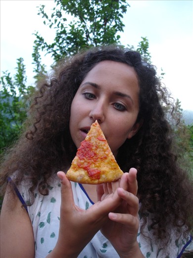 Me, impressed by the Italian pizza!