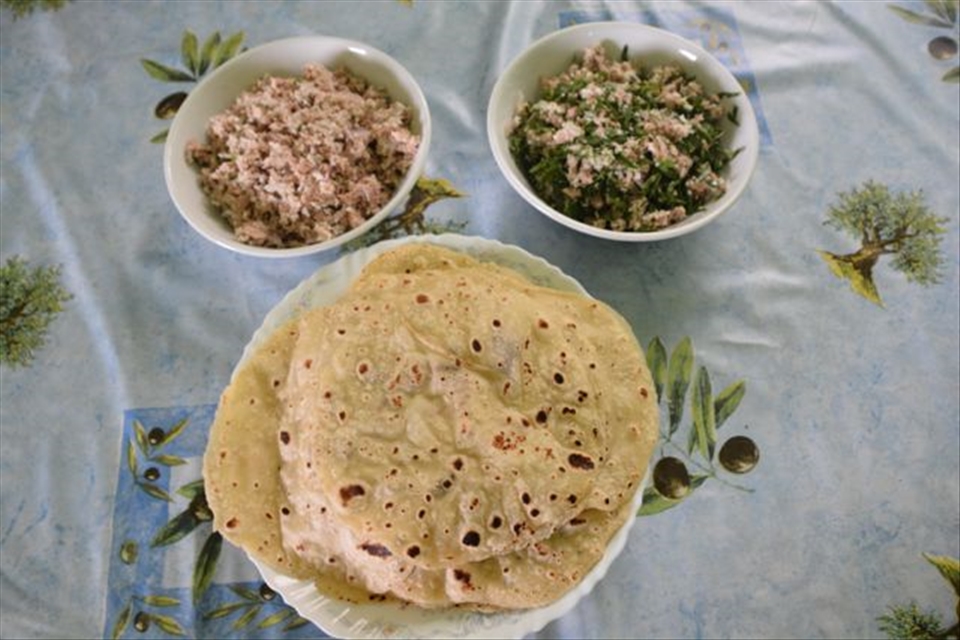 Mas huni with freshly baked roshi