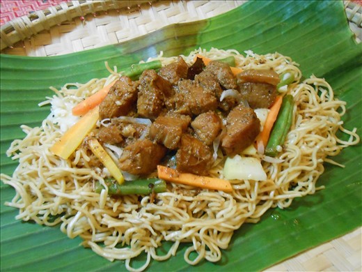 Don't forget to drizzle the sauce! Add vinegar and fish sauce to taste.