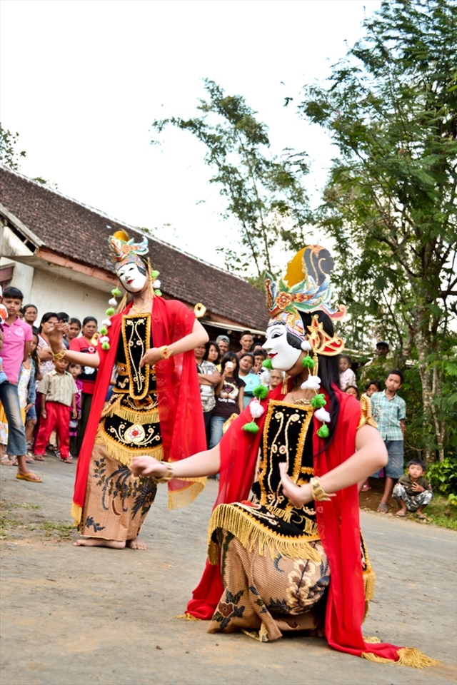 Traditional Malang Mask Dance 